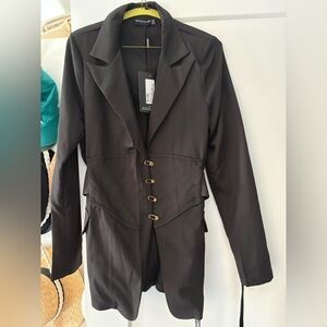 PrettyLittleThing Black Fitted Longline Blazer with Gold Accents